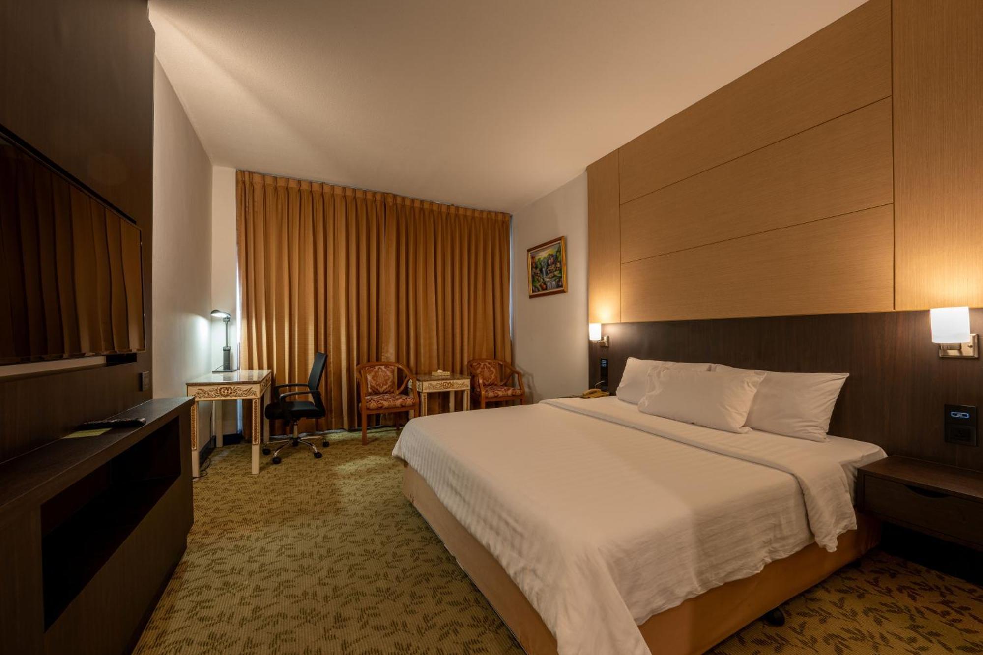 Ariston Hotell