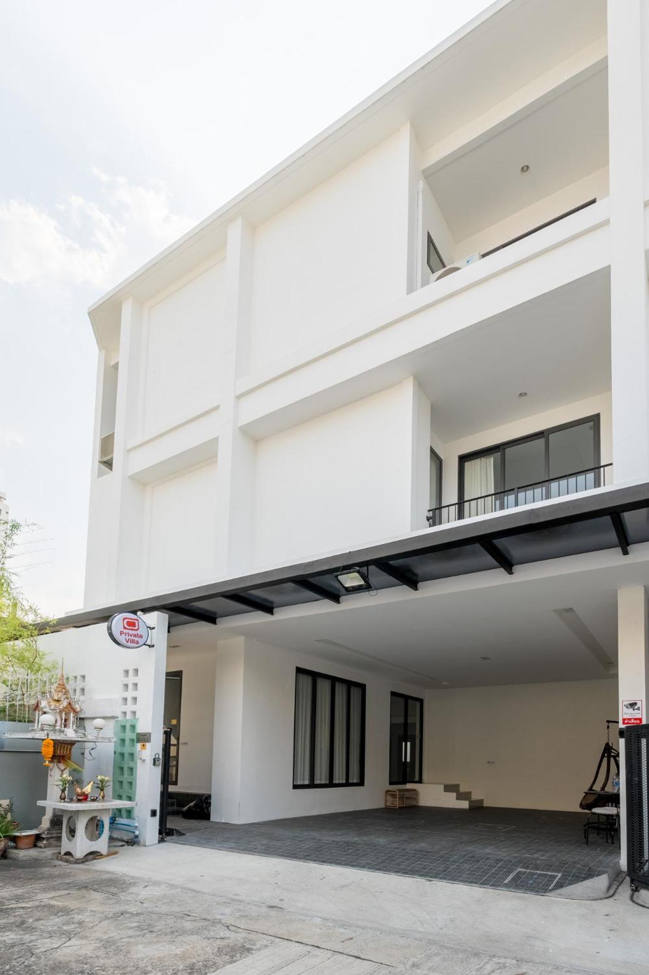 Cj Private Near Bts Thonglor Villa Bangkok
