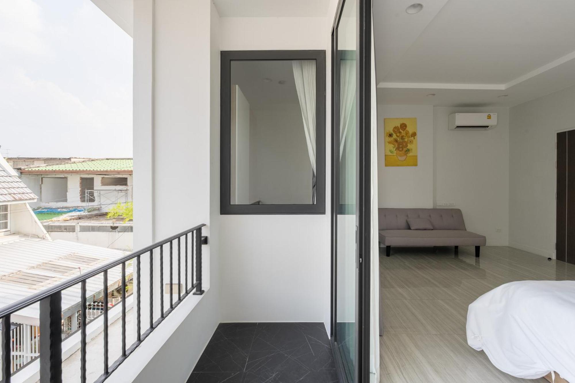 Cj Private Near Bts Thonglor * Bangkok