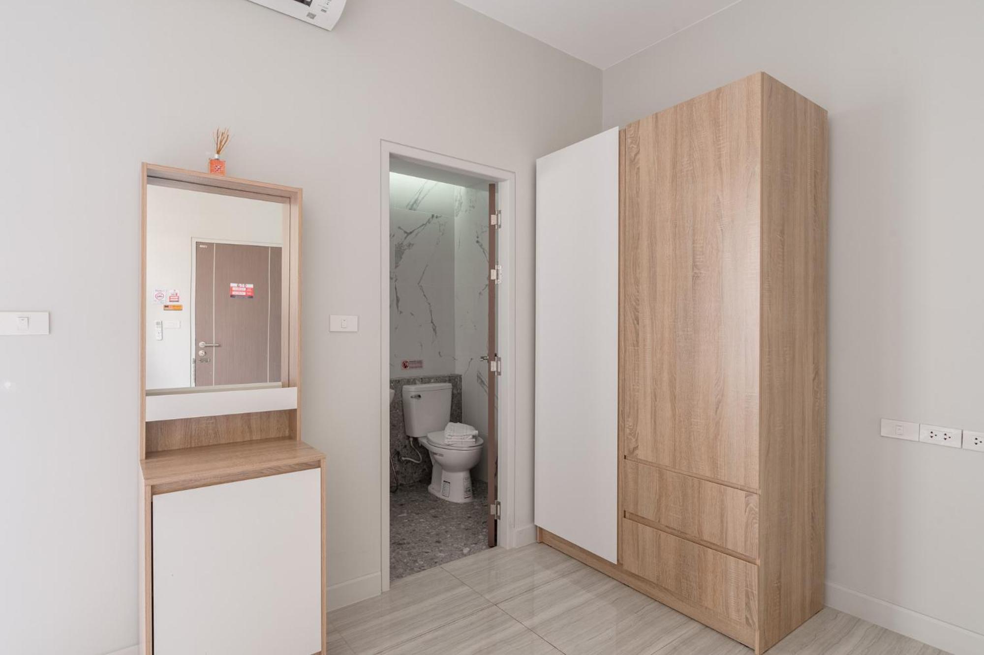 Cj Private Near Bts Thonglor Villa *