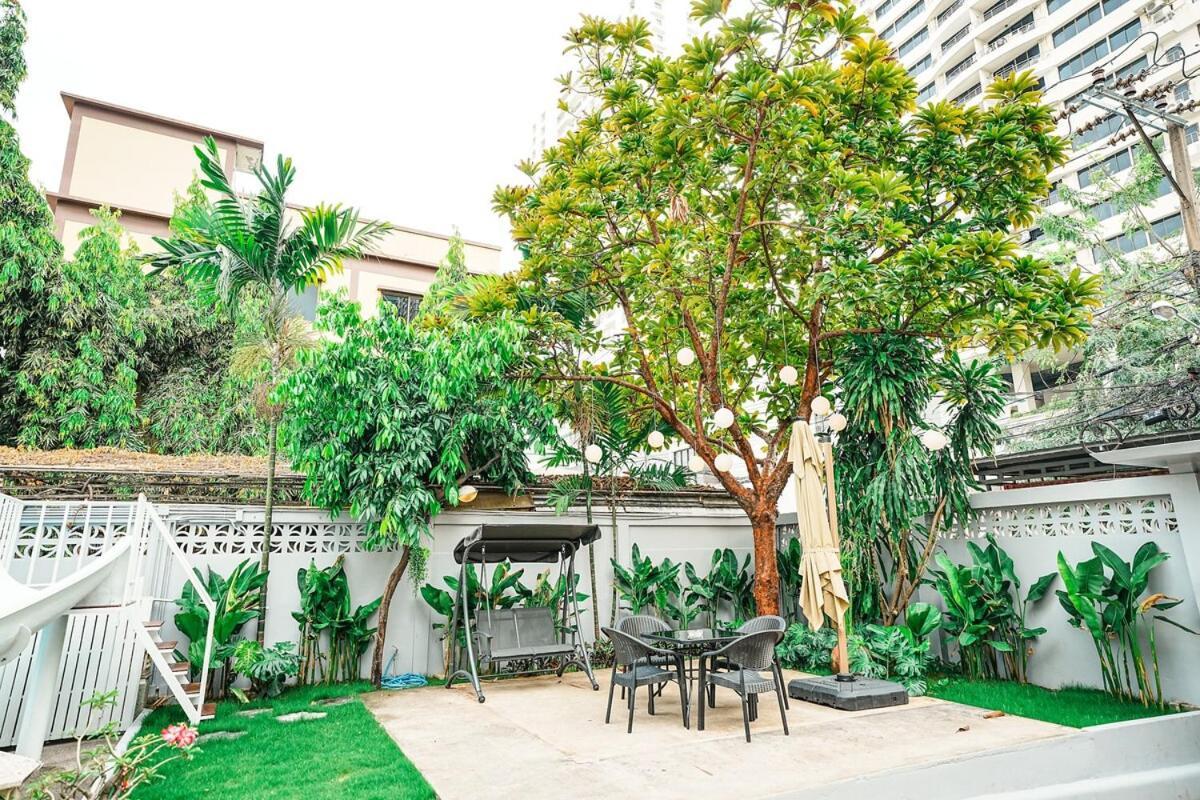 906 Center Single Pool Bts Asok 5 Bedrooms 6 Bathrooms Villa Bangkok