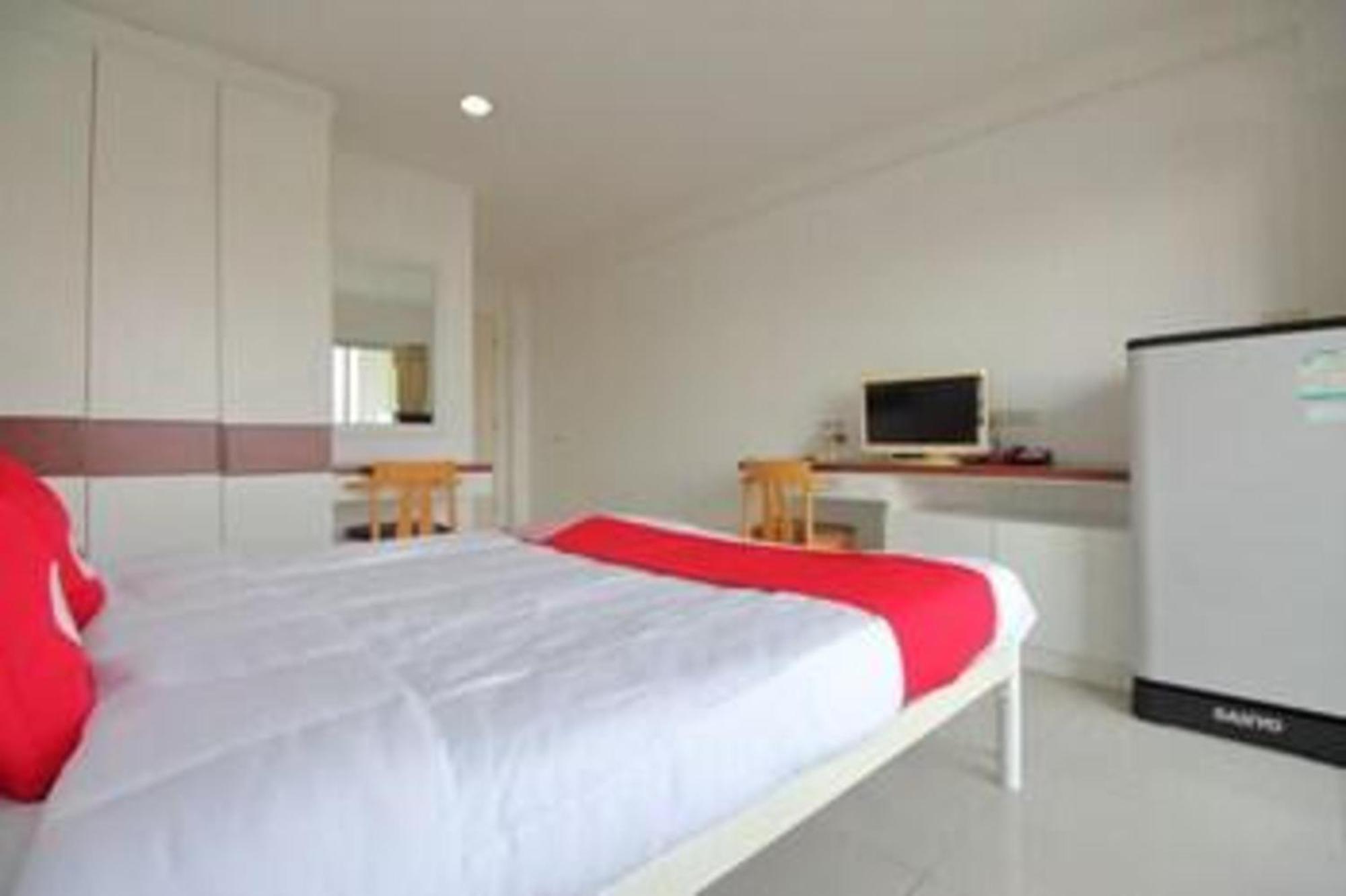 Khách sạn Super Oyo 498 Ladawan 3*