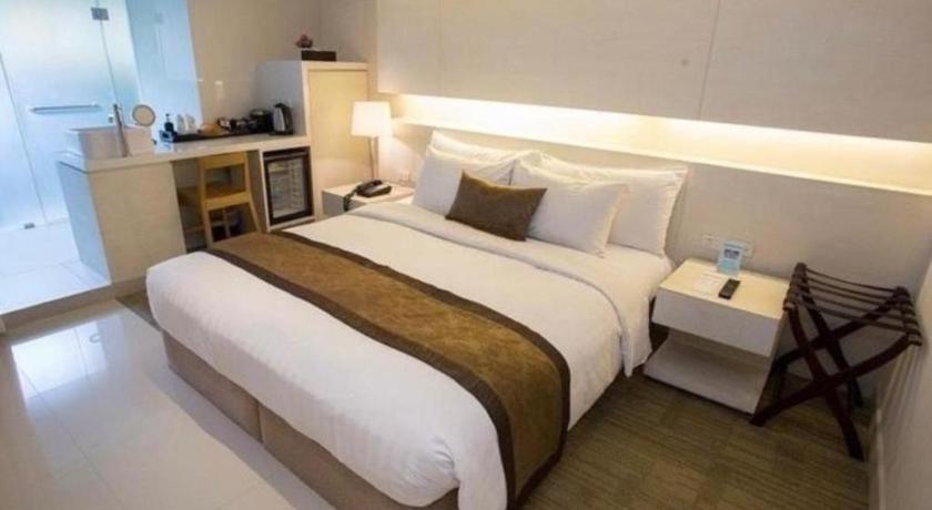 Hiptique Sukhumvit 13 Hotel 3*