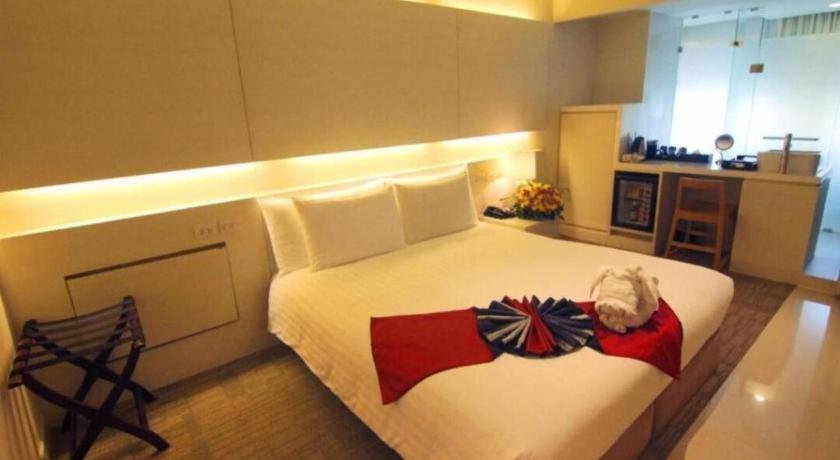 Hiptique Sukhumvit 13 Hotel 3*