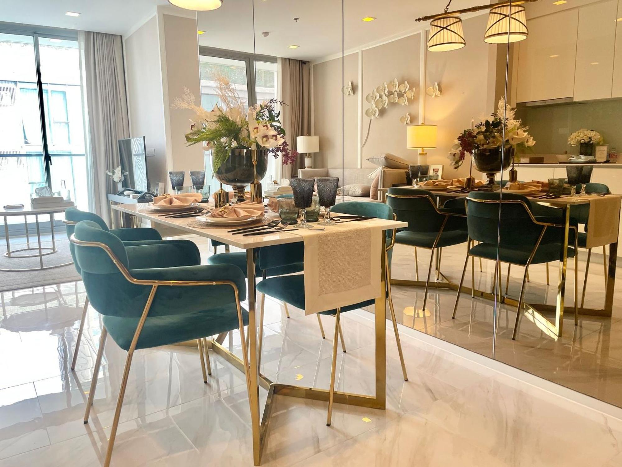 Luxury Modern Location Nana Asoke 65sqm 2 Bed 2 Bathroom Sleeps 4 *