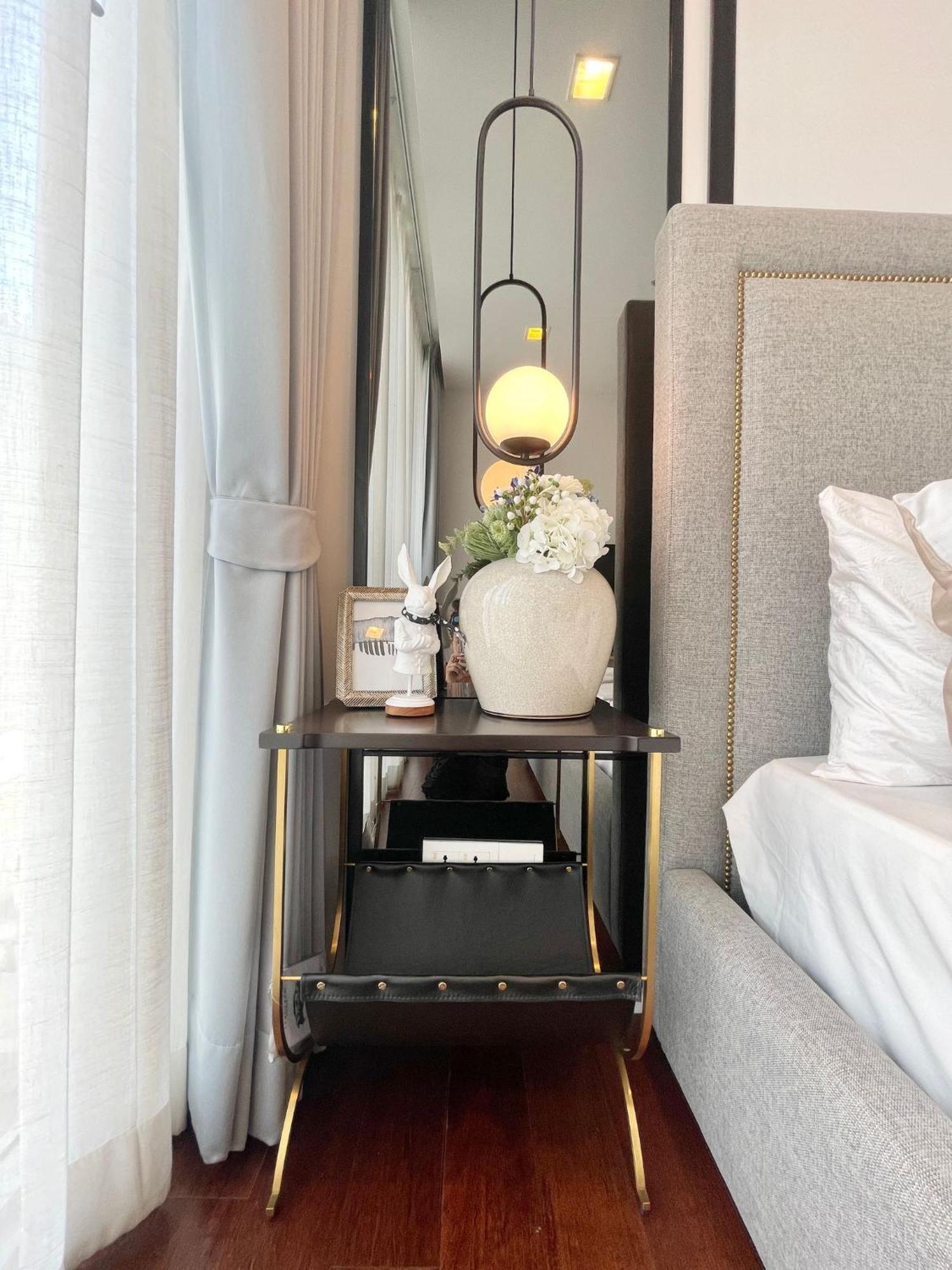 Luxury Modern Location Nana Asoke 65sqm 2 Bed 2 Bathroom Sleeps 4