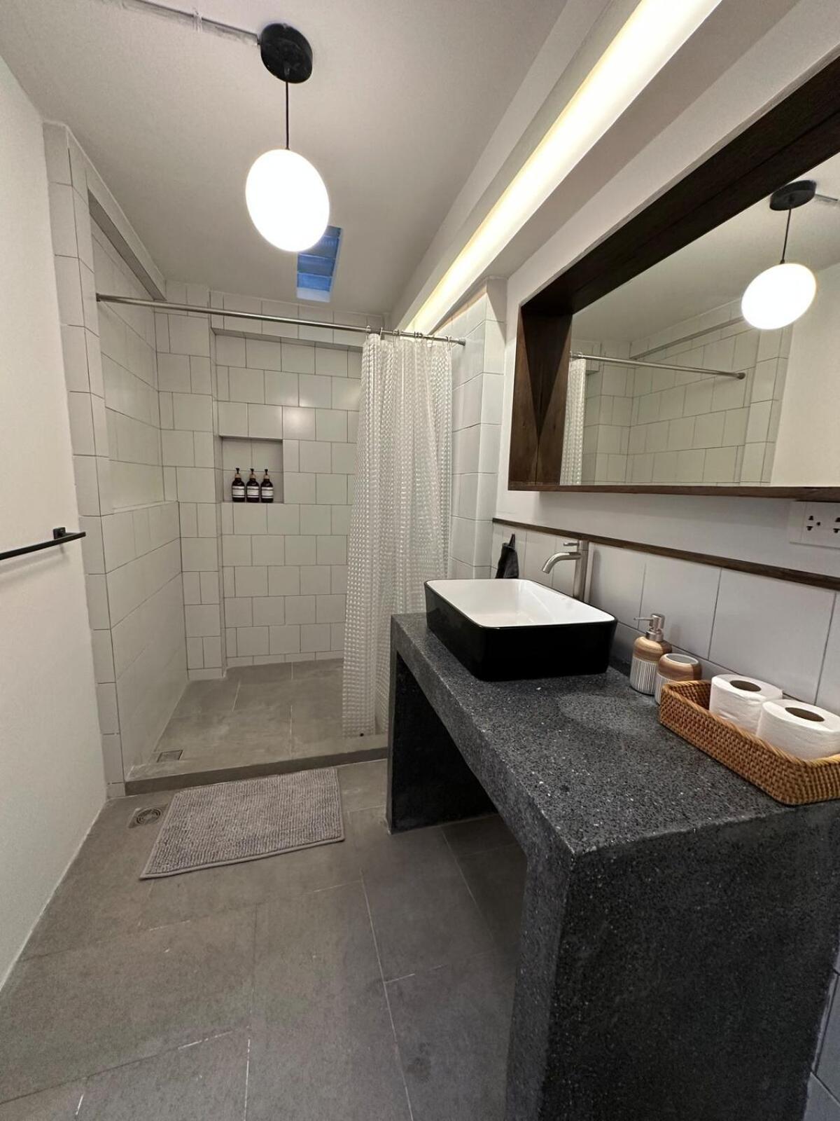 Stylish Duplex 2 Bedroom - 3 Mins Walk To Bts Nana Appartement Bangkok