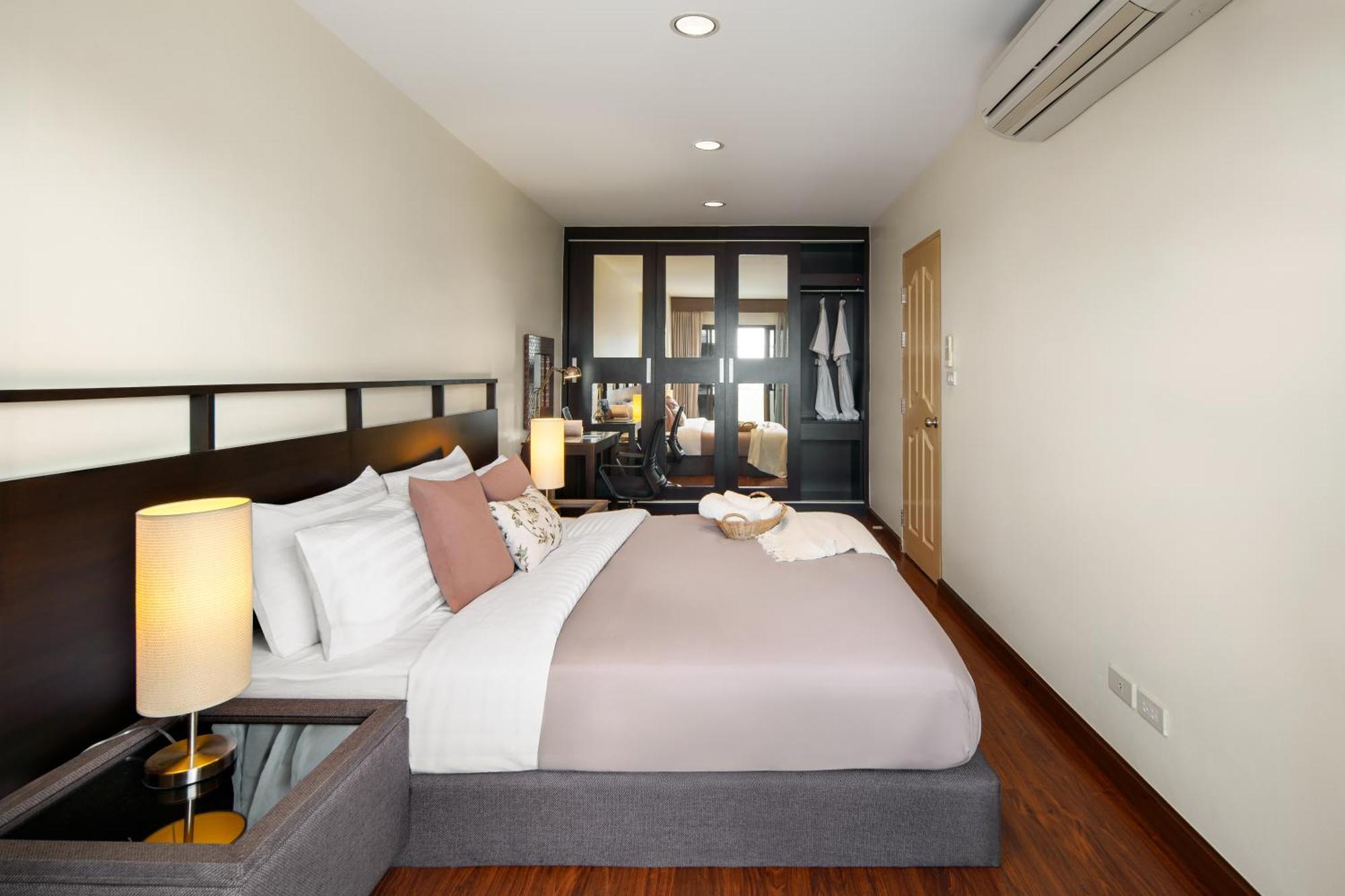 Mystic Haven King Bed With Balcony & Views *