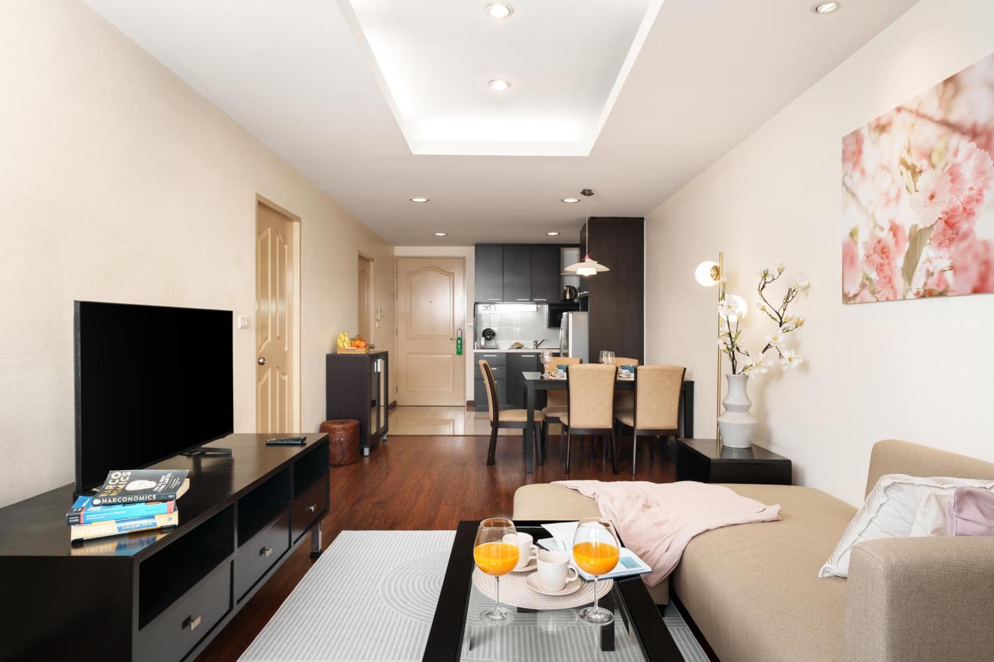 Mystic Haven King Bed With Balcony & Views * Bangkok