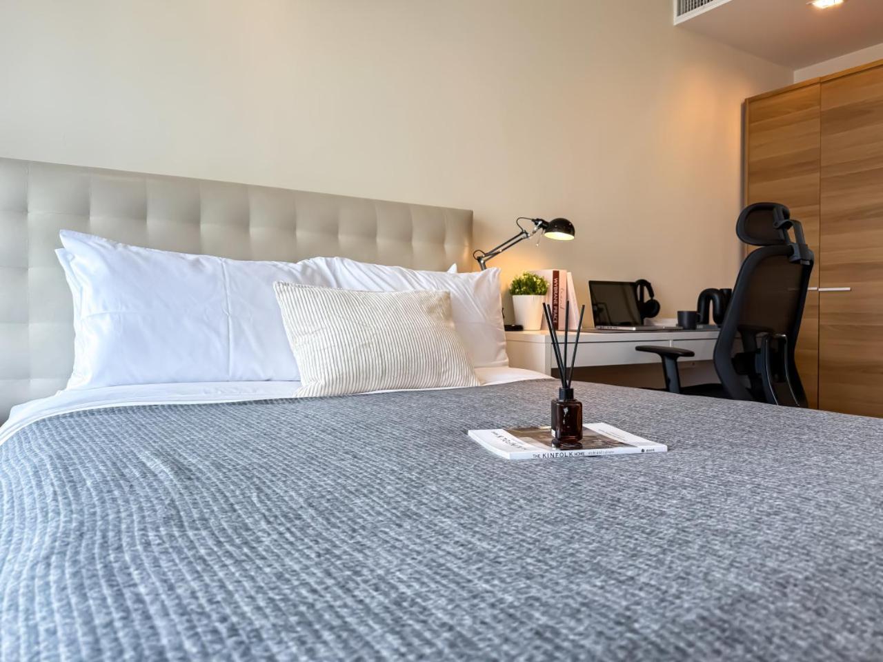 Spacious High Rise 2br - Ultra Fast Wifi - Phrom Phong Bangkok