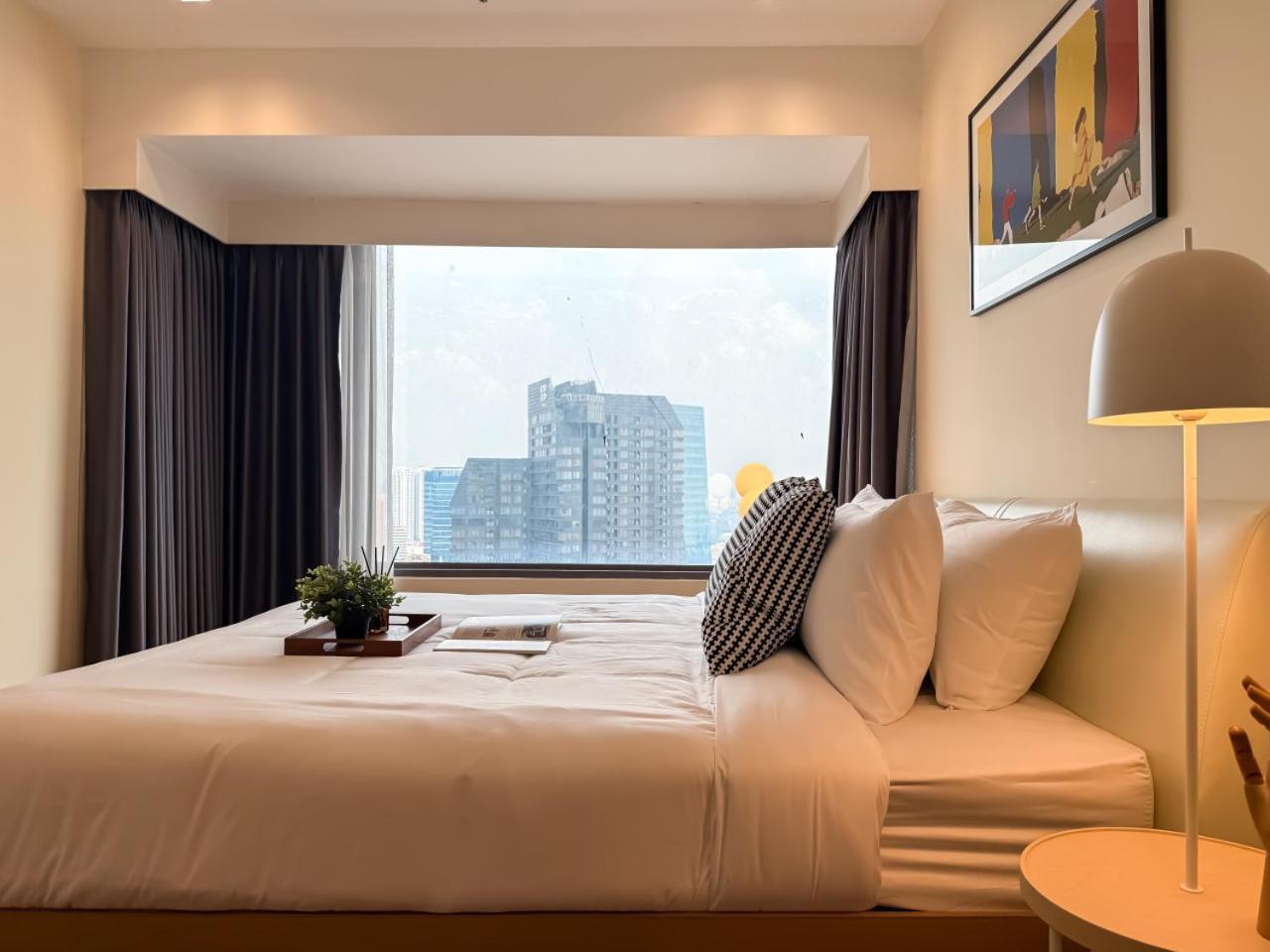 Spacious High Rise 2br - Ultra Fast Wifi - Phrom Phong *