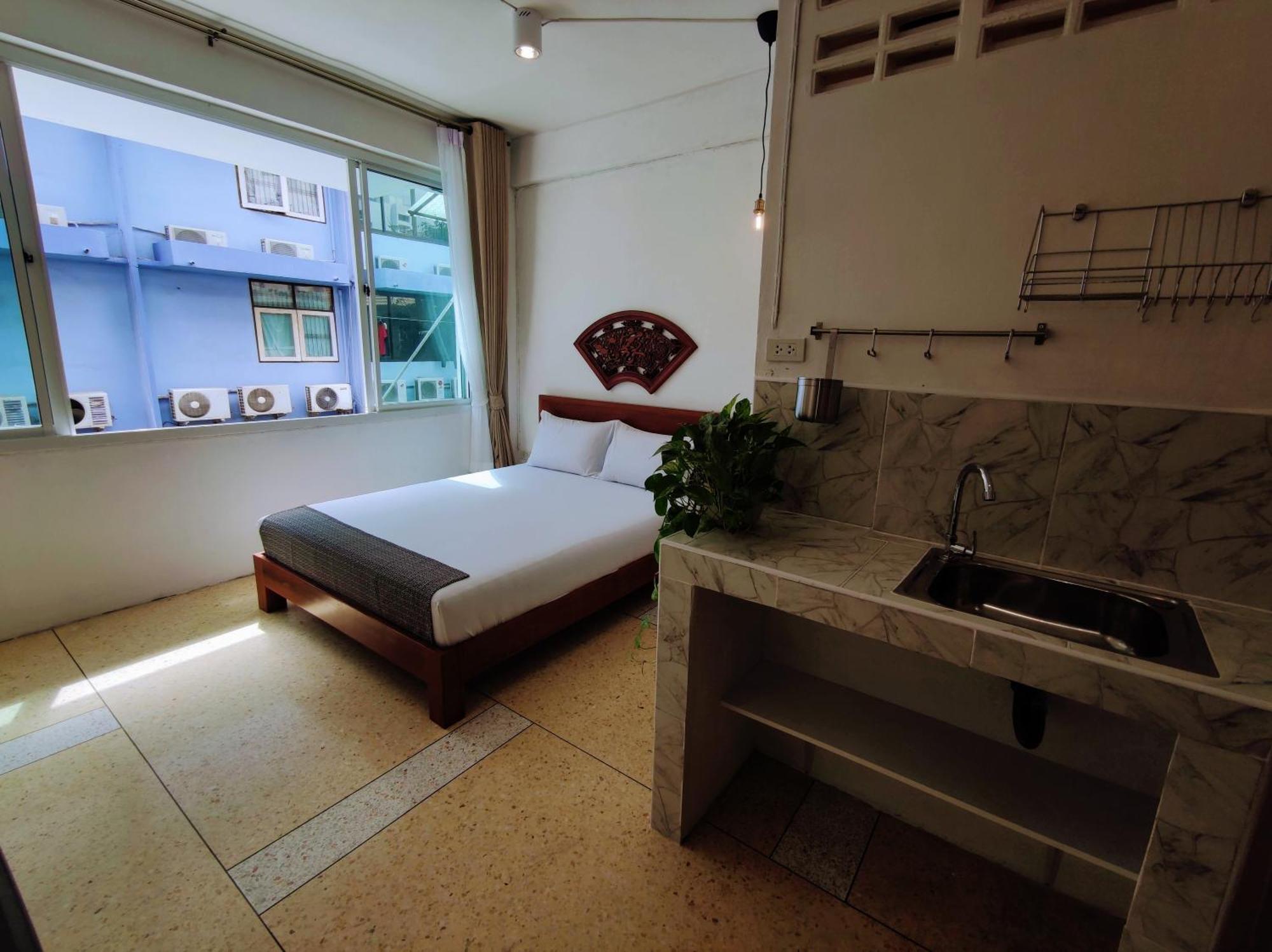 Lumphini 5 Train Station Center Ensuite Aircon Apartamento *