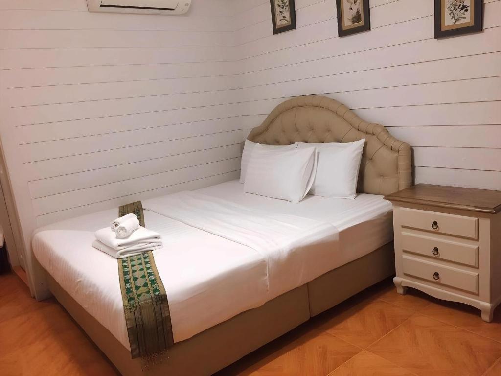 Ban Thungdang Housetel Hotel Bangkok