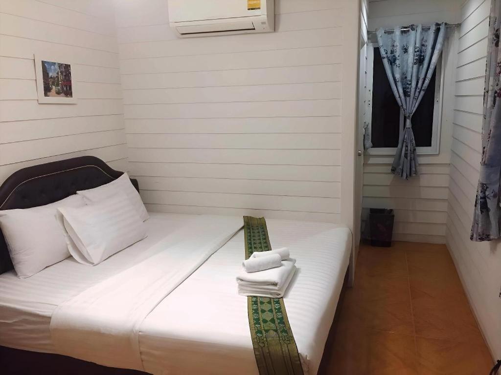 Ban Thungdang Housetel Hotel 2*