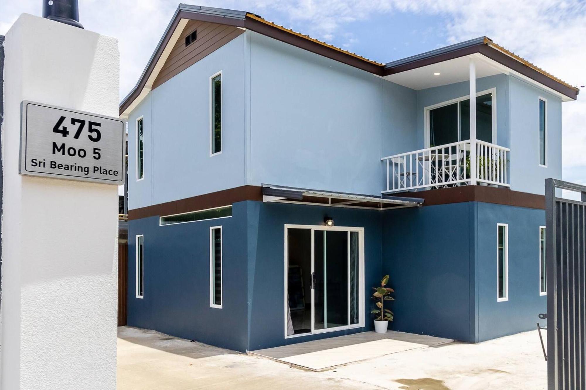 Tiny House Srinakarin At Sri Bearing Station Chalet Bangkok