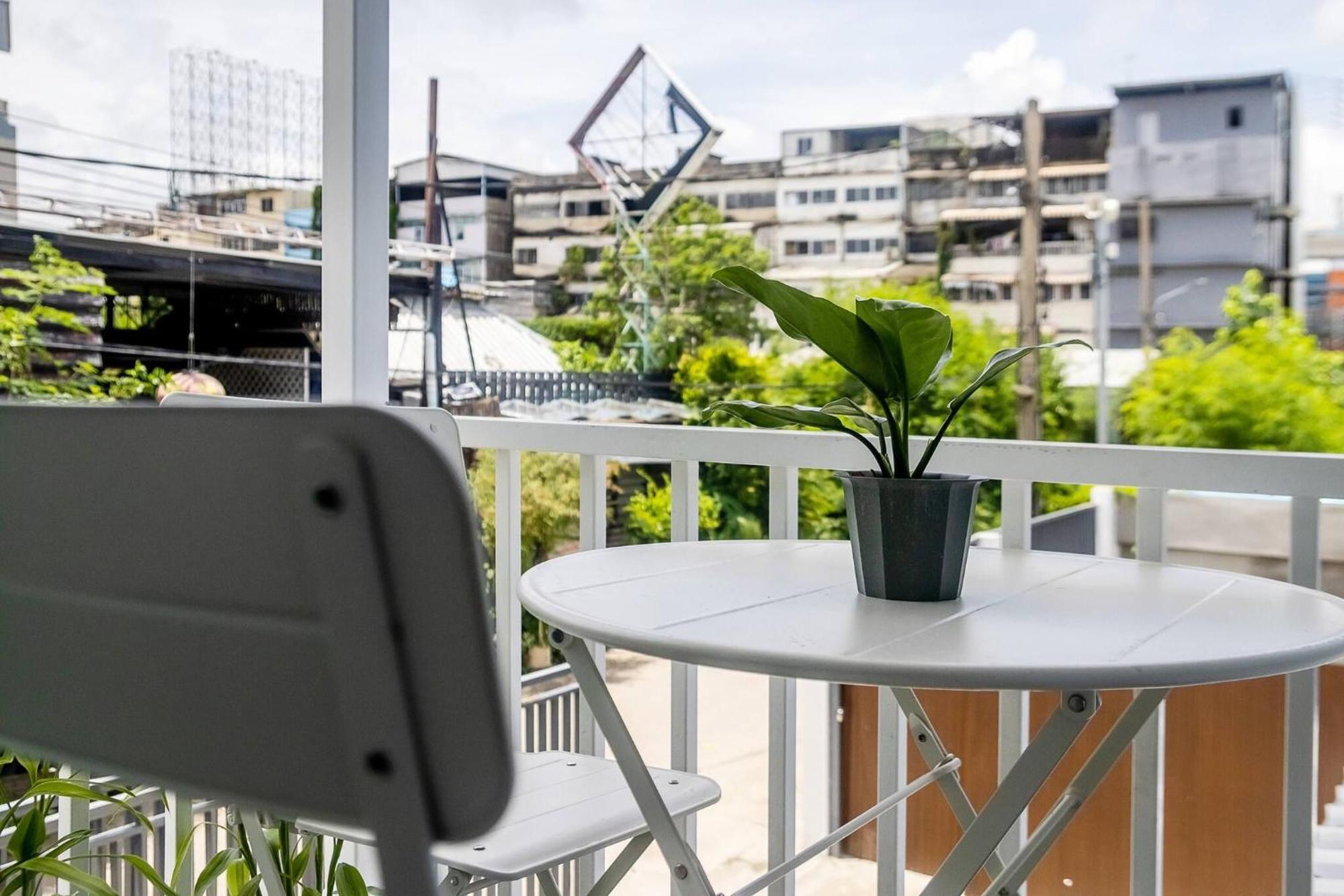 Tiny House Srinakarin At Sri Bearing Station Chalet