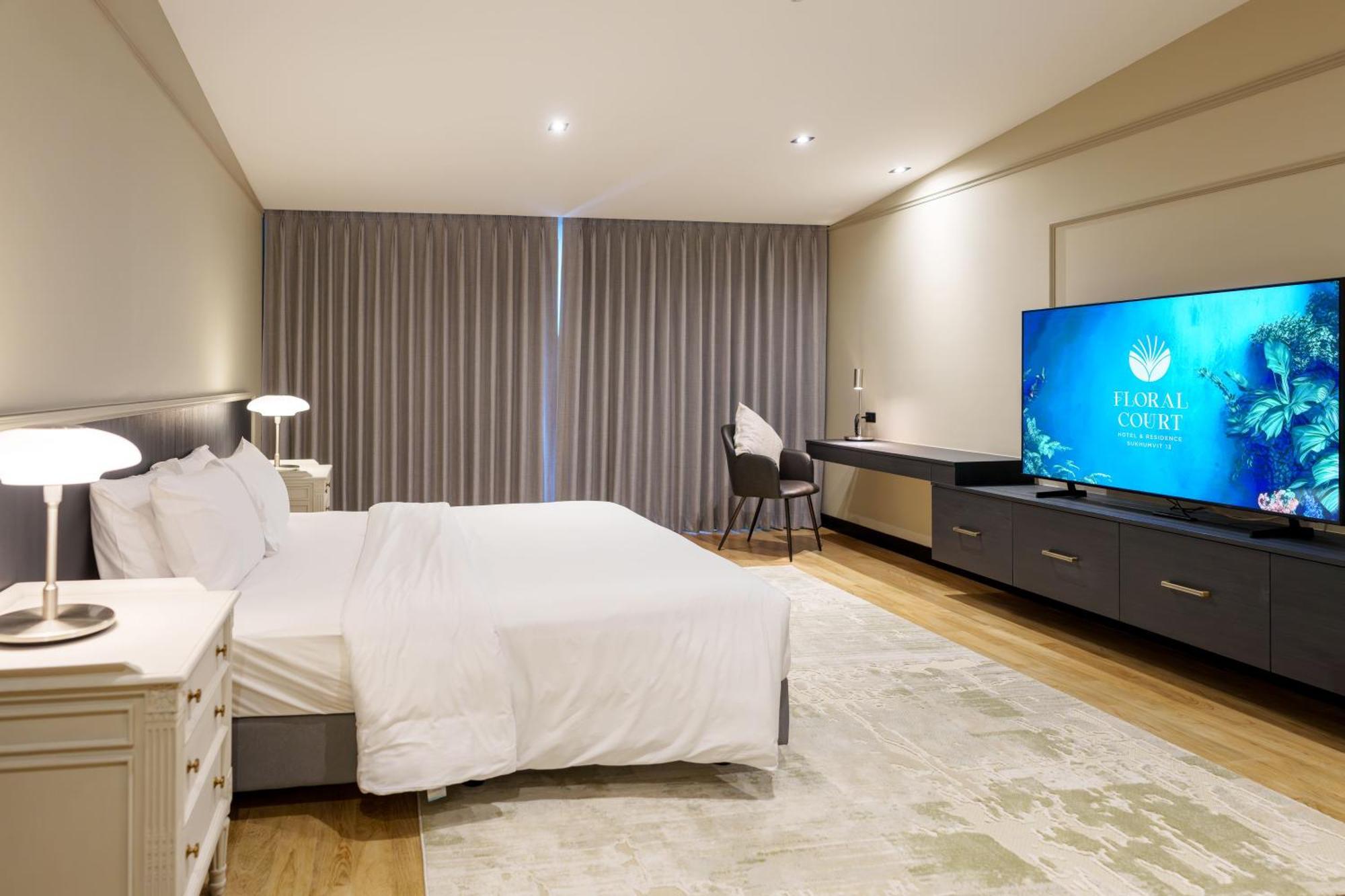 Floral Court & Sukhumvit 13 Khách sạn 4*
