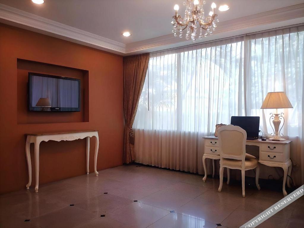 Romance Srinakarin Khách sạn 3*