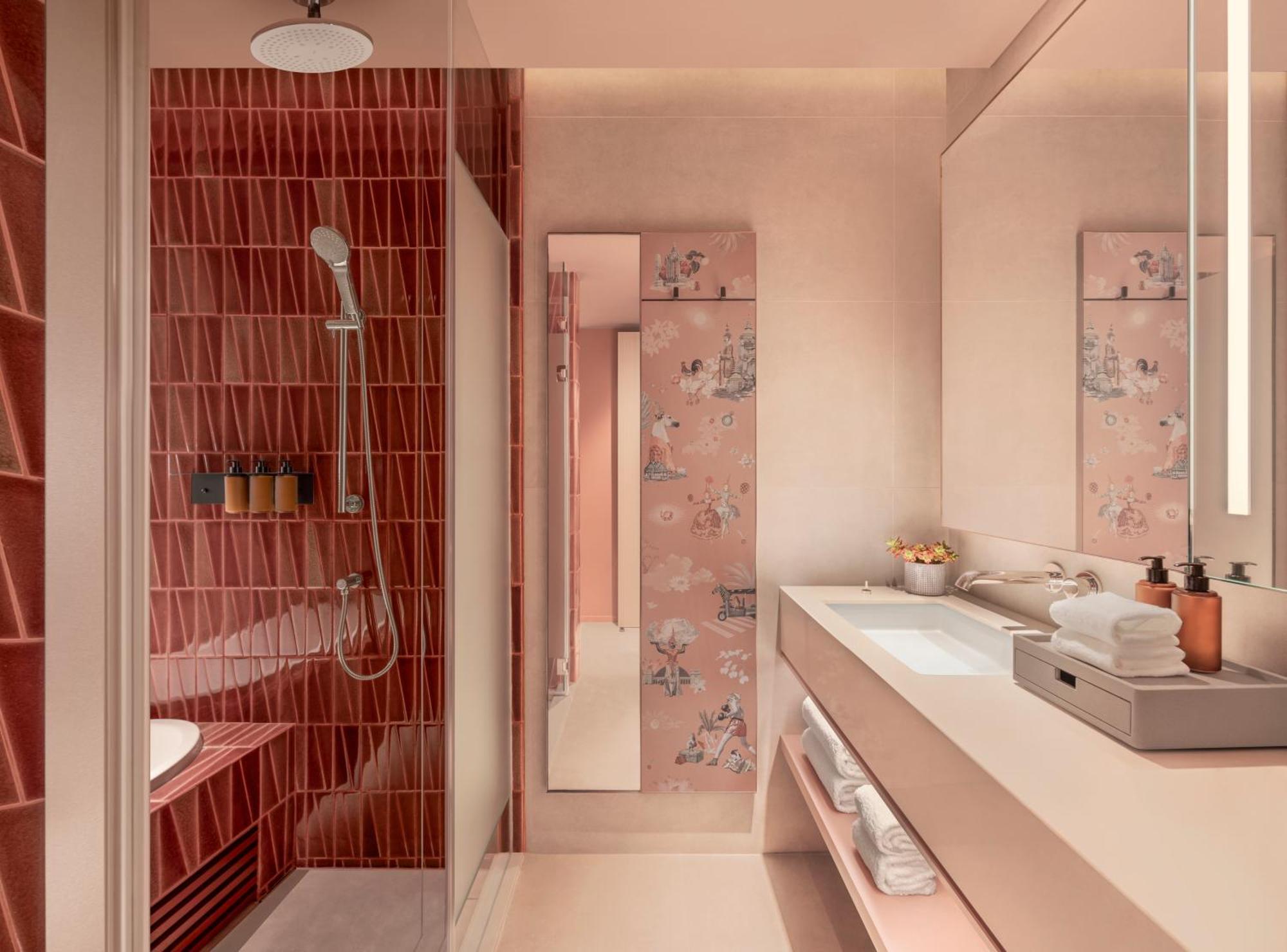 Hotel Kromo Bangkok, Curio Collection By Hilton 5*