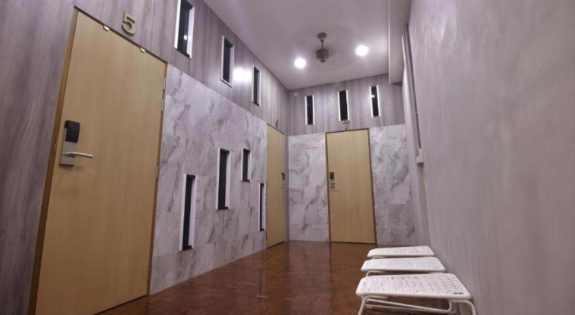 168 Hostel *