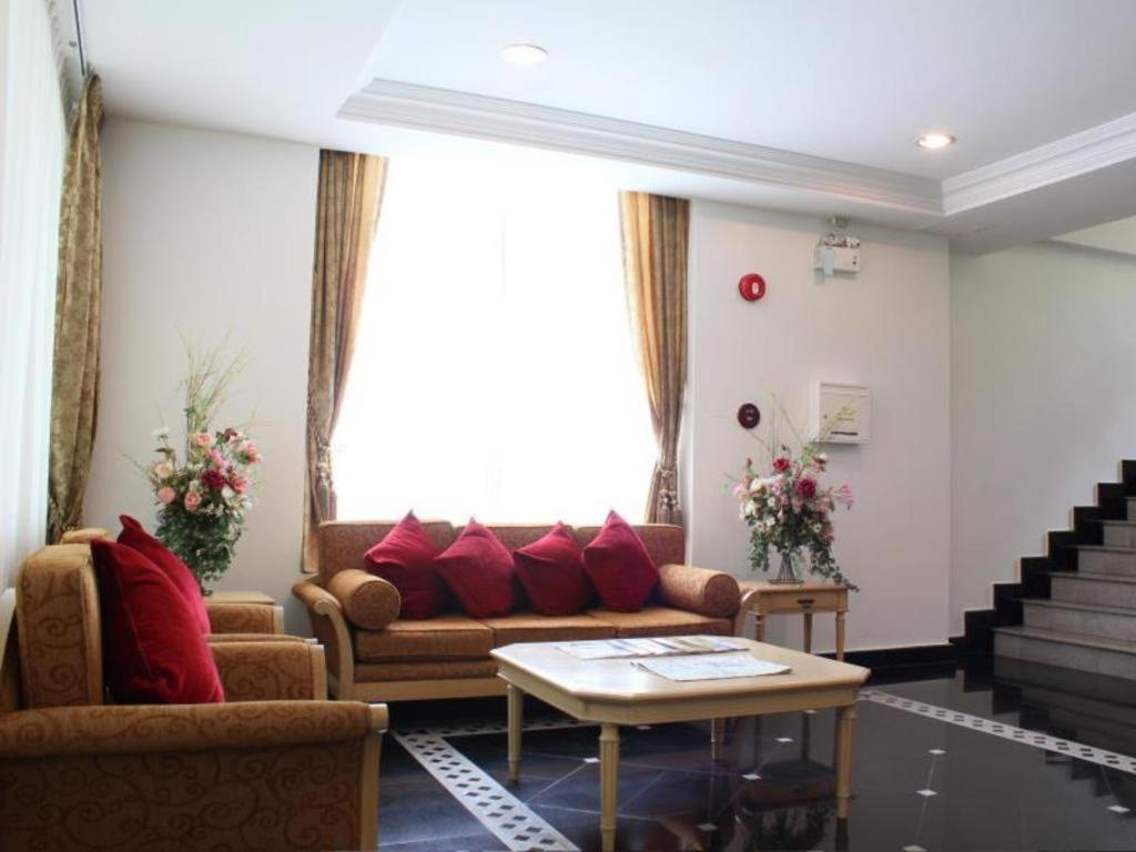 Khách sạn Romance Srinakarin Bangkok
