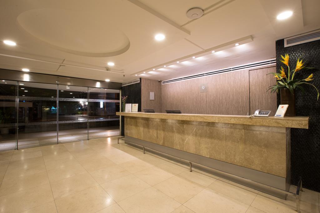 Seasons Siam Khách sạn 4*