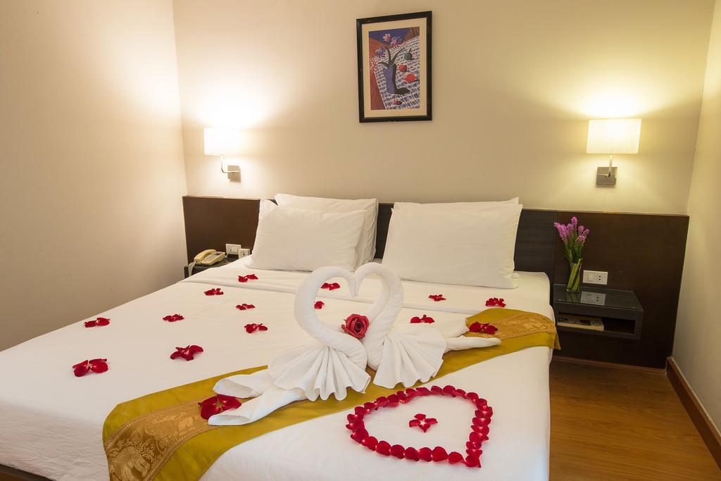 Khách sạn Seasons Siam 4*