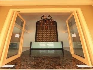 Hotell The One 3*