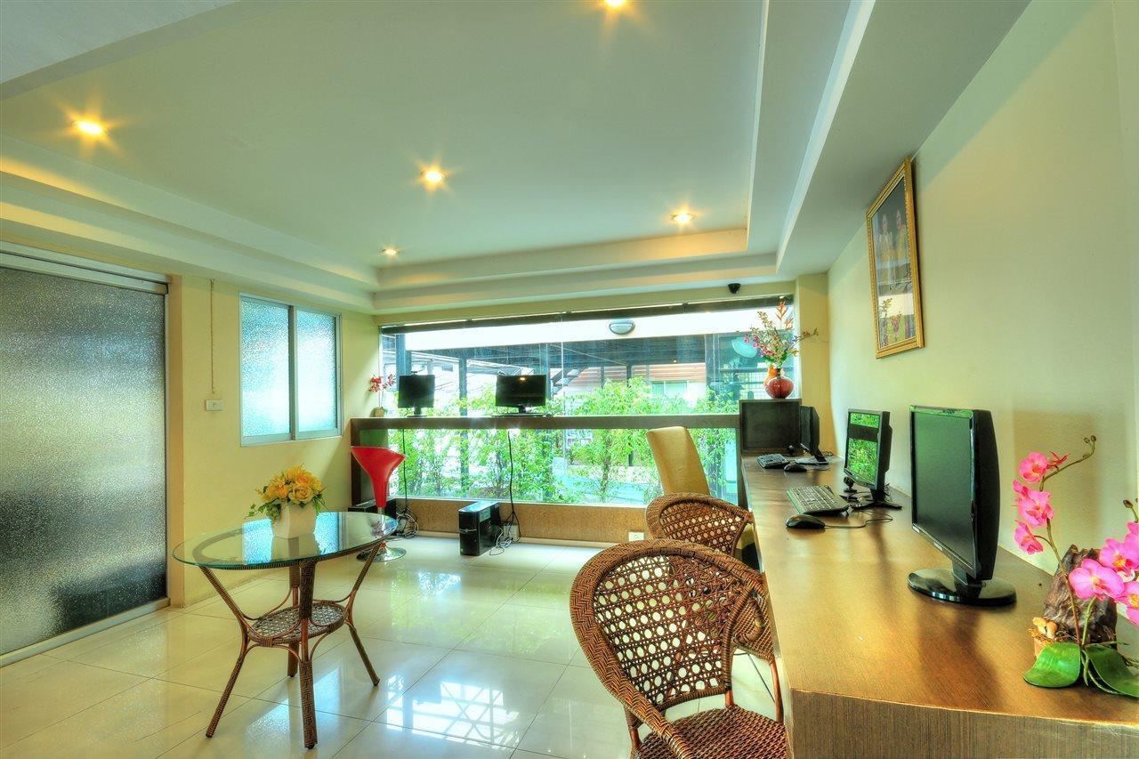 Hotell Bs Premier Airport 3*