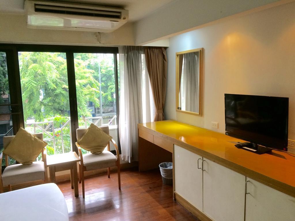 Hotel For Residencia