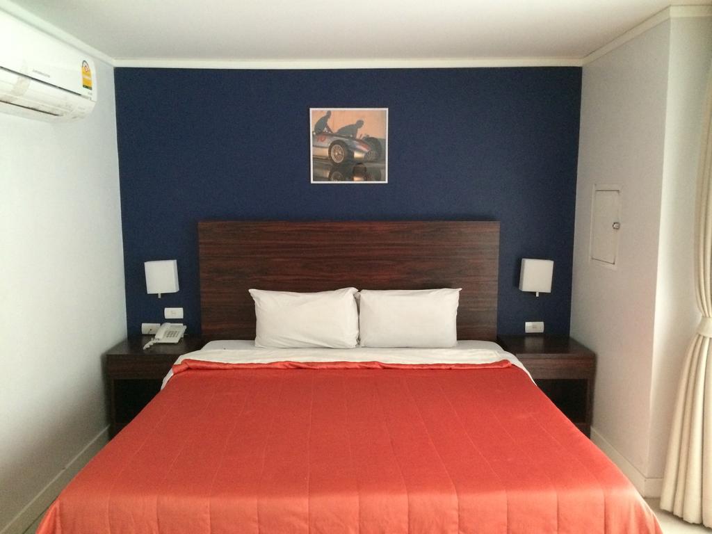 Hotel For Residencia