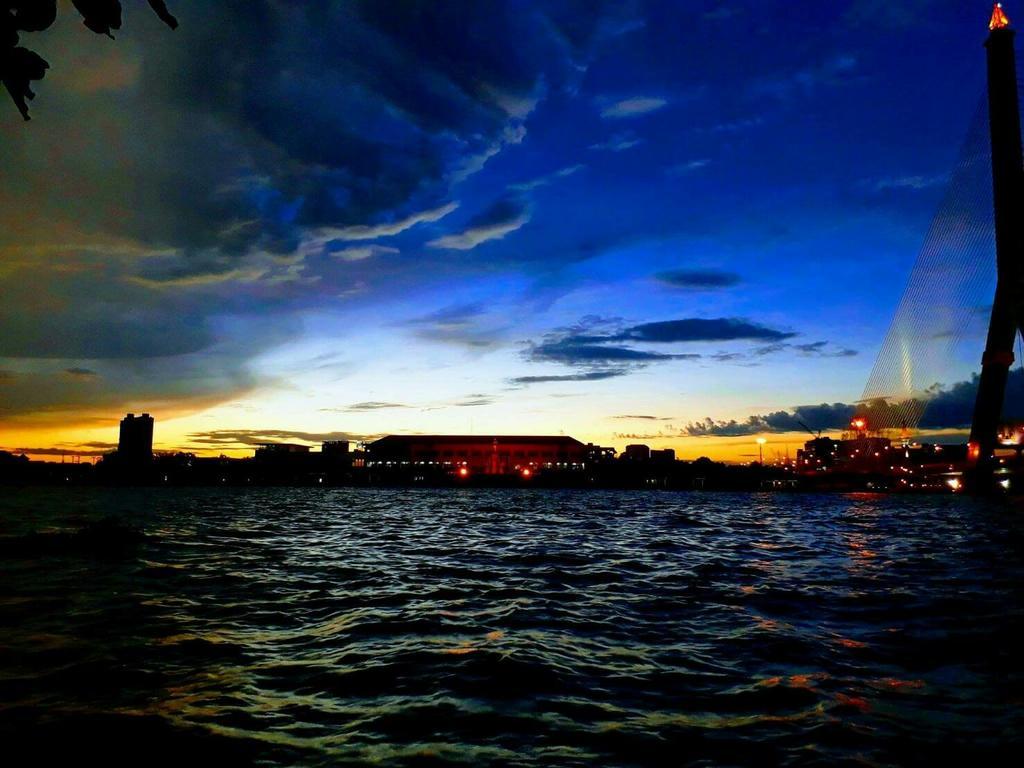 Gasthuis New Phiman Riverview Bangkok