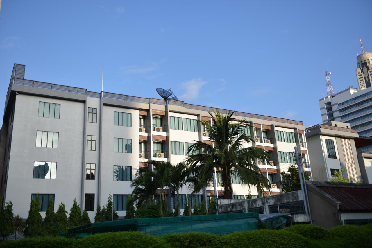 Picnic - Rang Nam Hotel