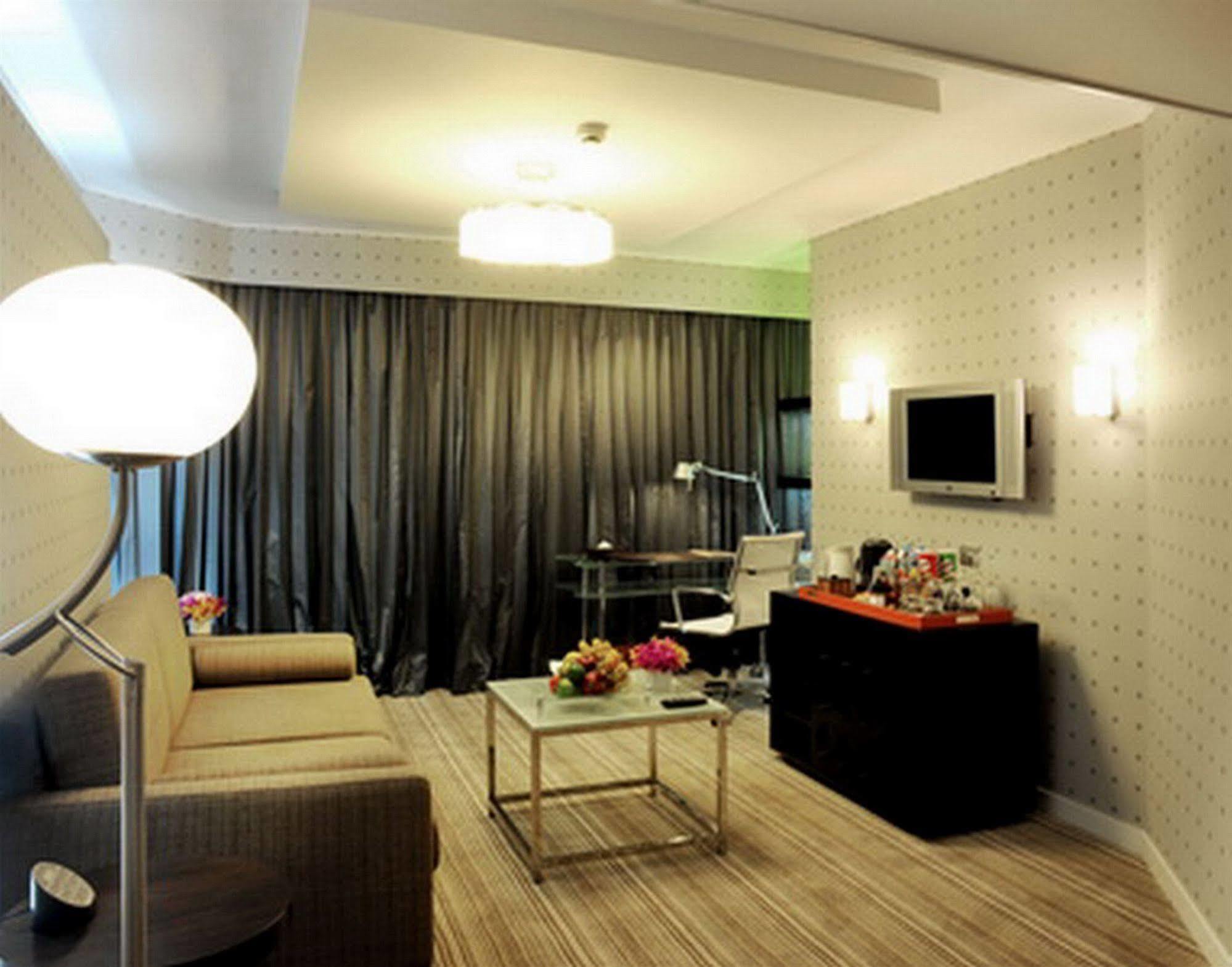 Doubletree By Hilton Ploenchit Khách sạn
