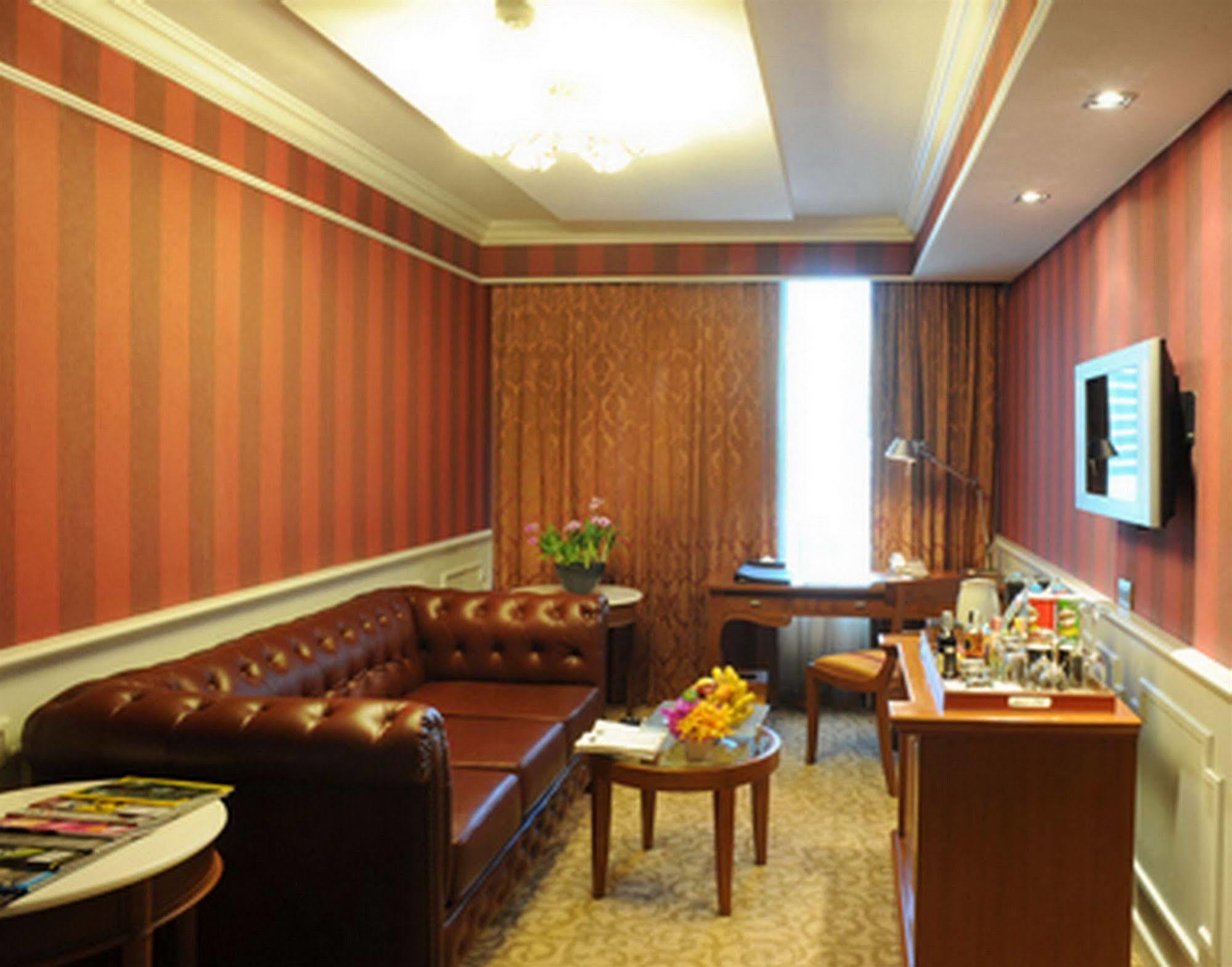 Khách sạn Doubletree By Hilton Ploenchit