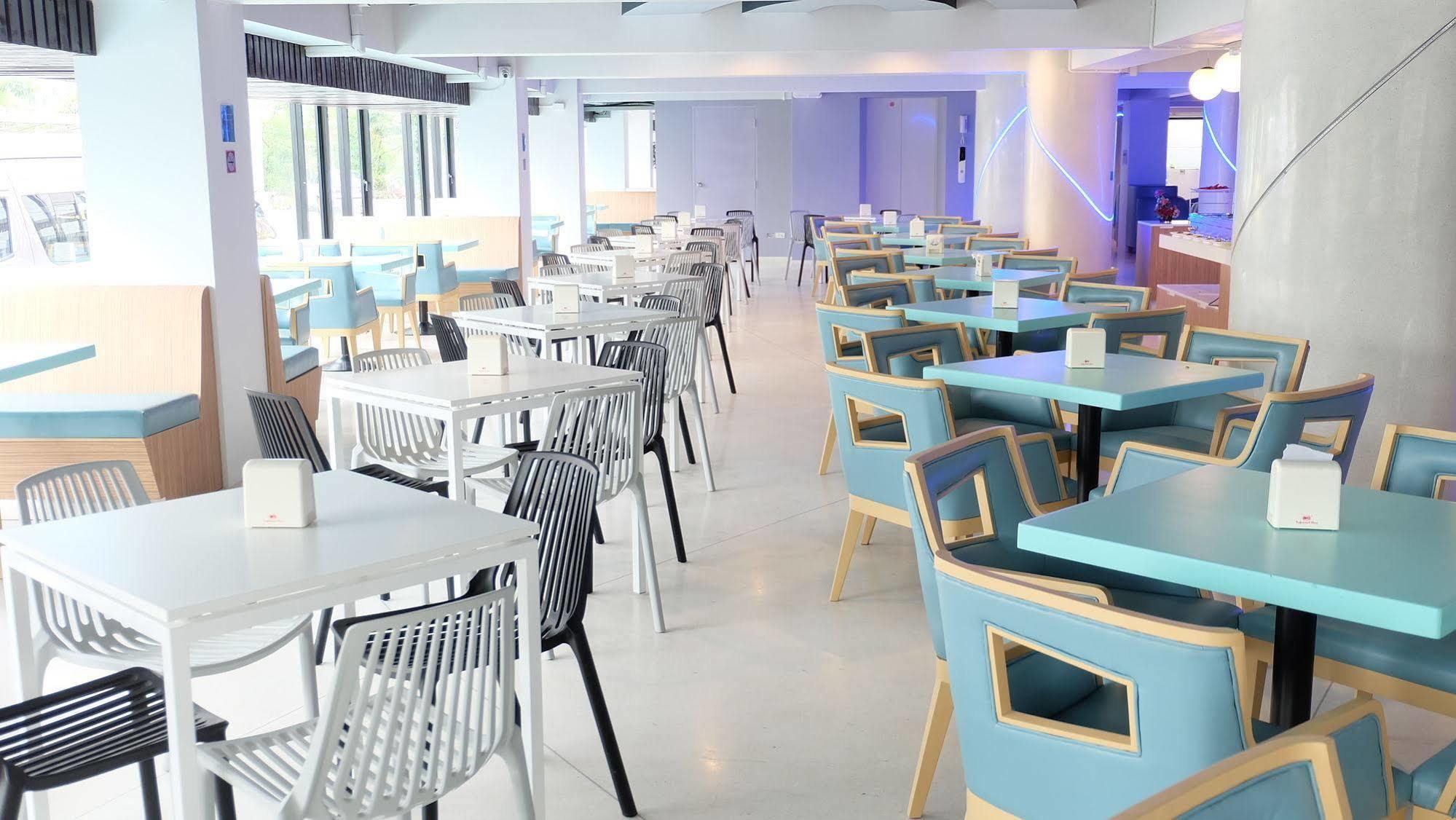 Khách sạn The Airy 3*