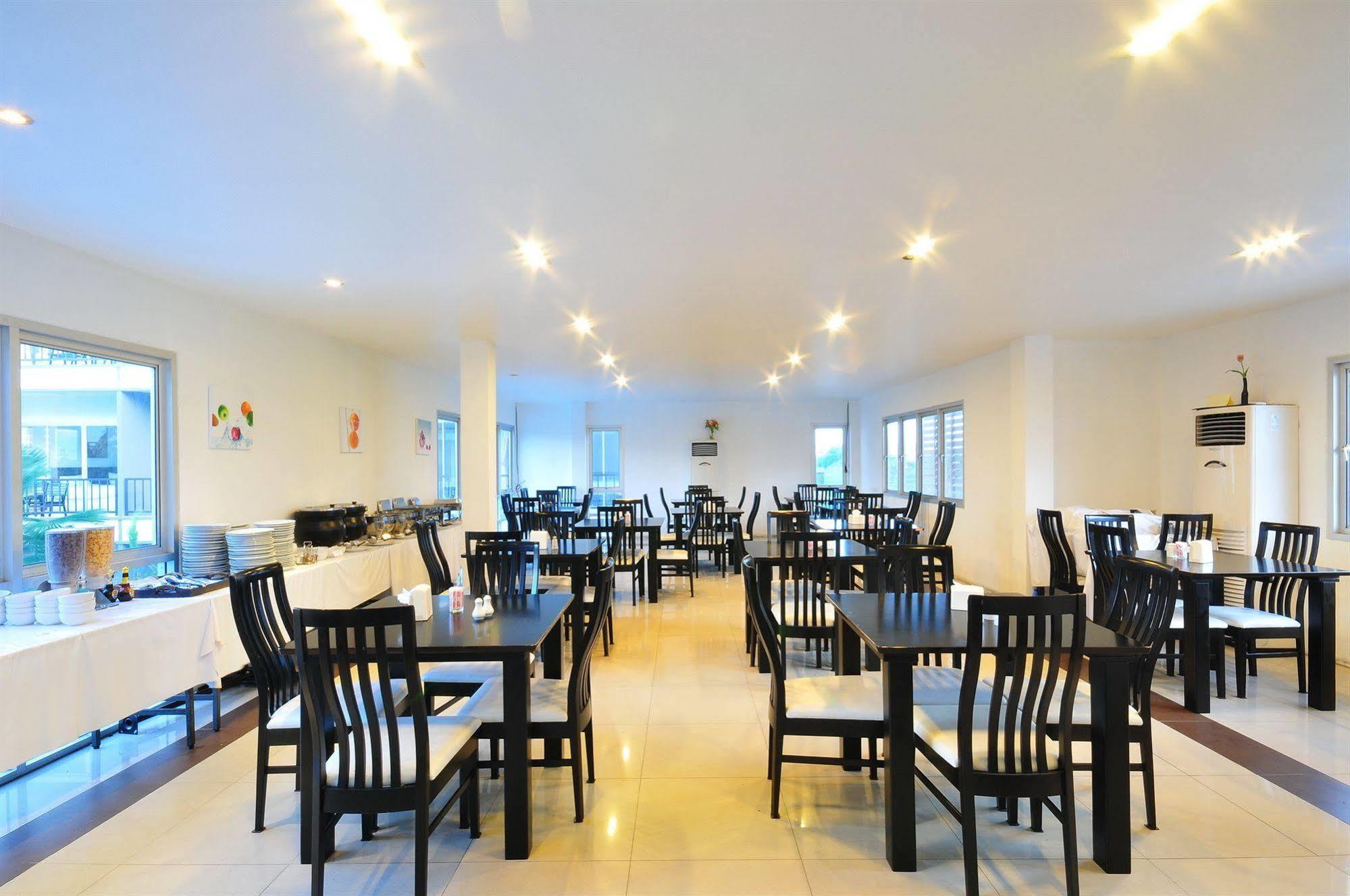 Hotell Bs Premier Airport 3*
