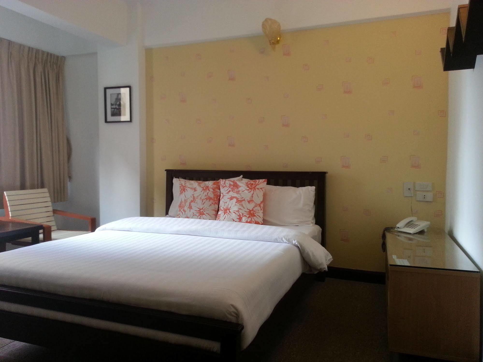 Hotell Crown Bts Nana 2*
