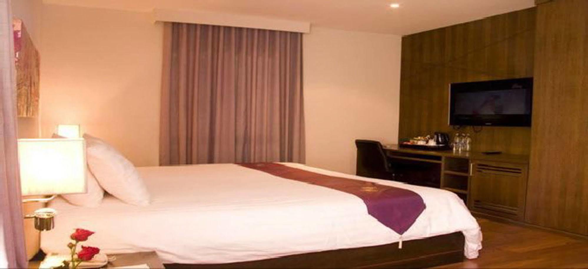 Khách sạn Paradiso Boutique Bangkok