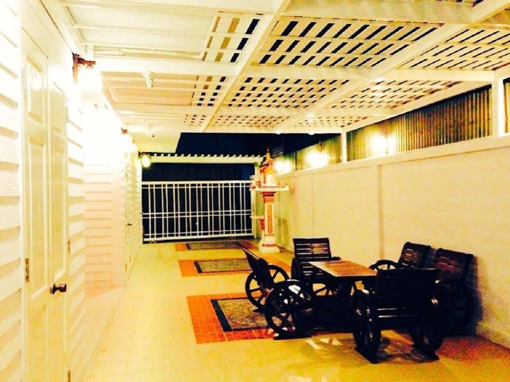 Hotel Ban Thungdang Housetel Bangkok