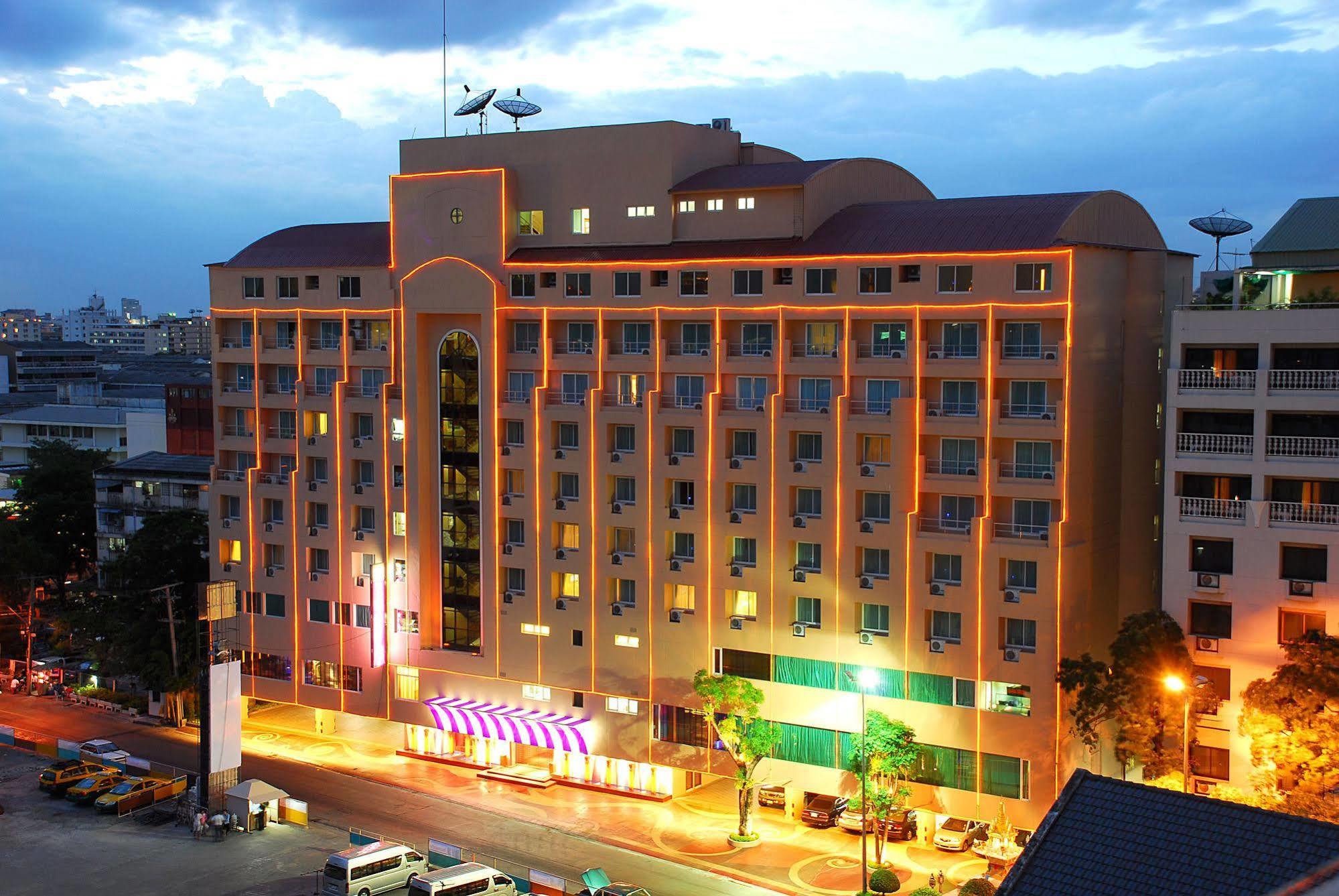 Hotel Hip 3*