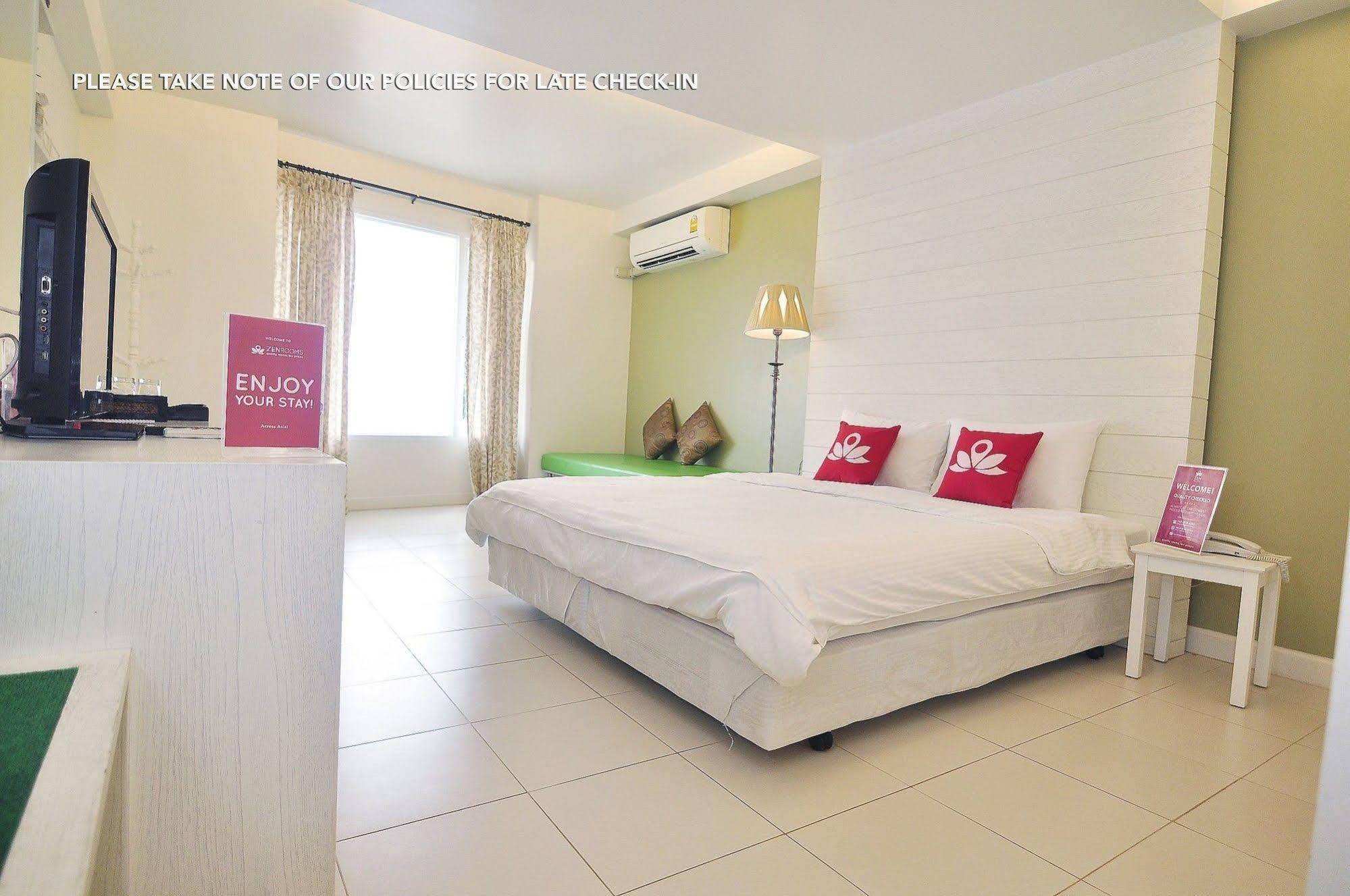 Zen Rooms Panurangsri Hotel Bangkok