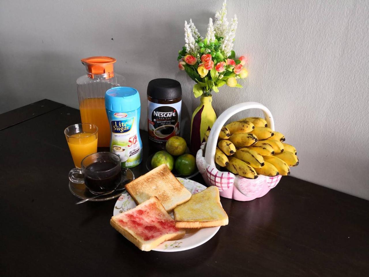 Feel Like & Cafe
