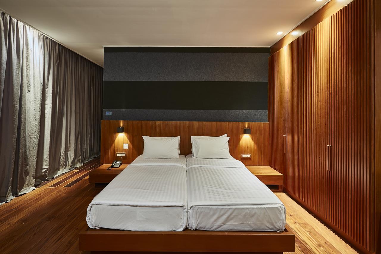 Luxx Langsuan - Sha Hotel