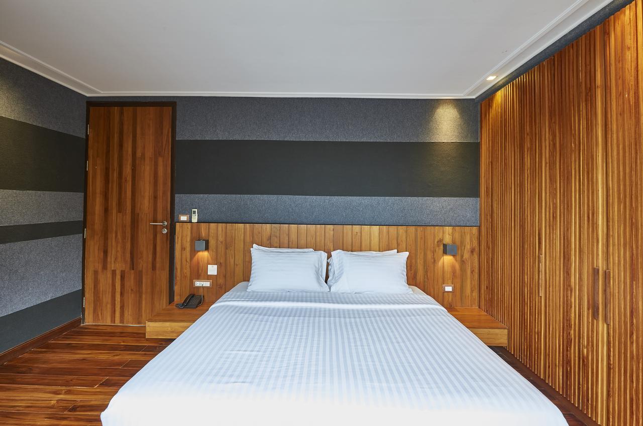 Luxx Langsuan - Sha Hotel