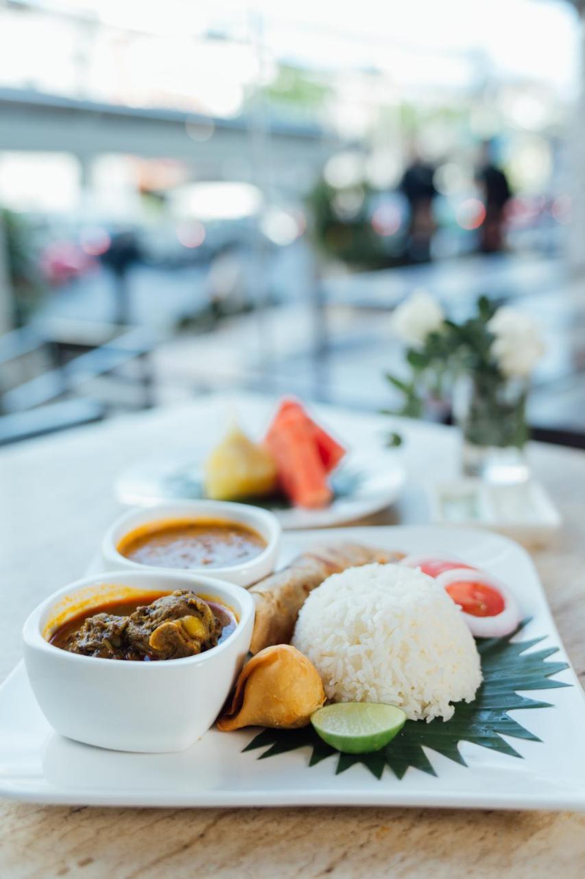 Seasons Siam Khách sạn