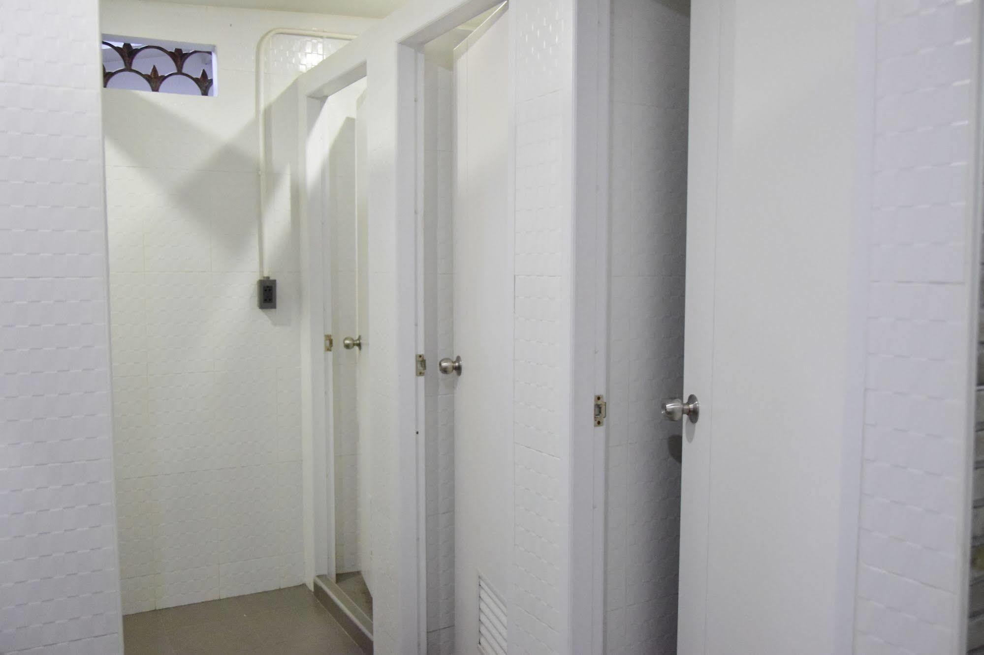 Double Five Albergue Banguecoque