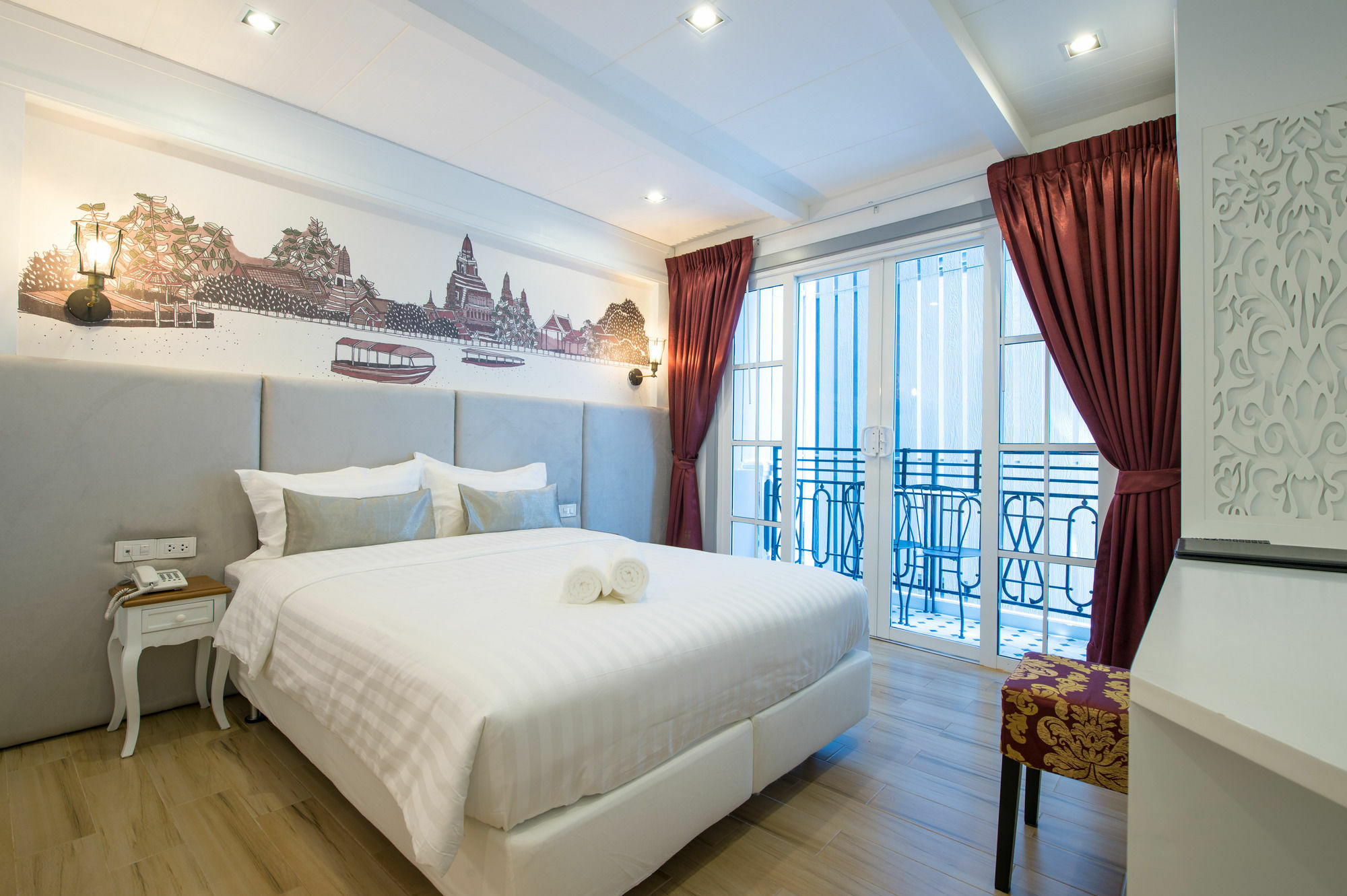 White Ivory Khách sạn