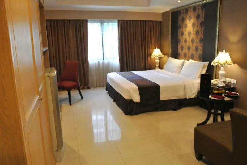 Furamaxclusive Sukhumvit Khách sạn 4*