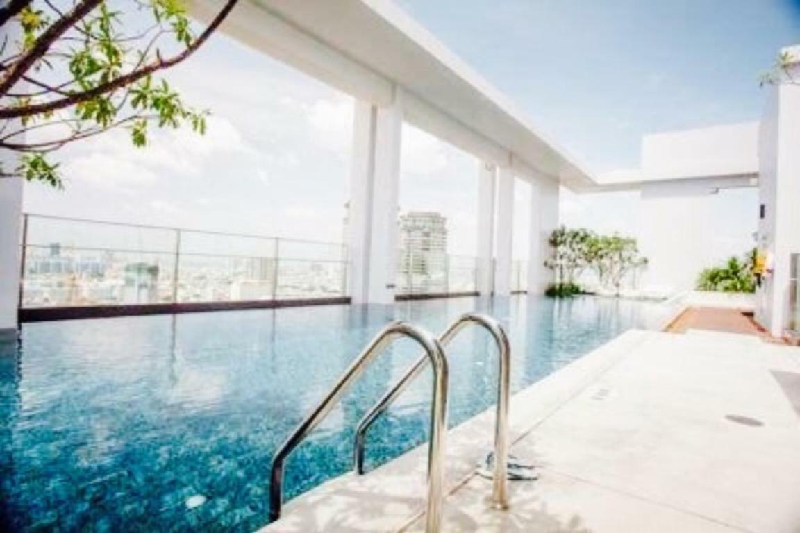 Luxury Near Downtown